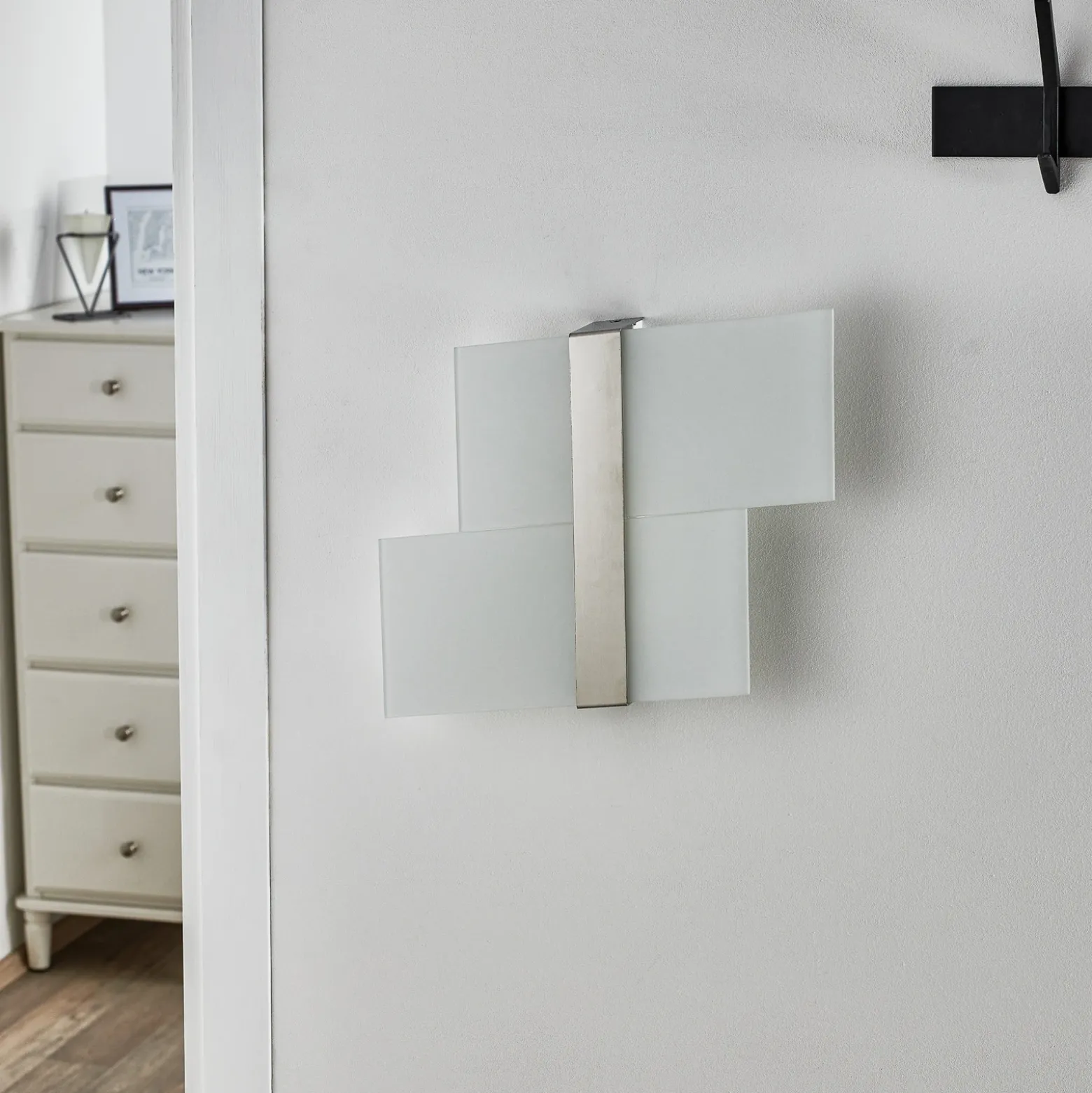 Aplique de pared Shifted, dos secciones de cristal, cromado