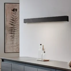 Aplique de pared Straight M, 92 cm, negro