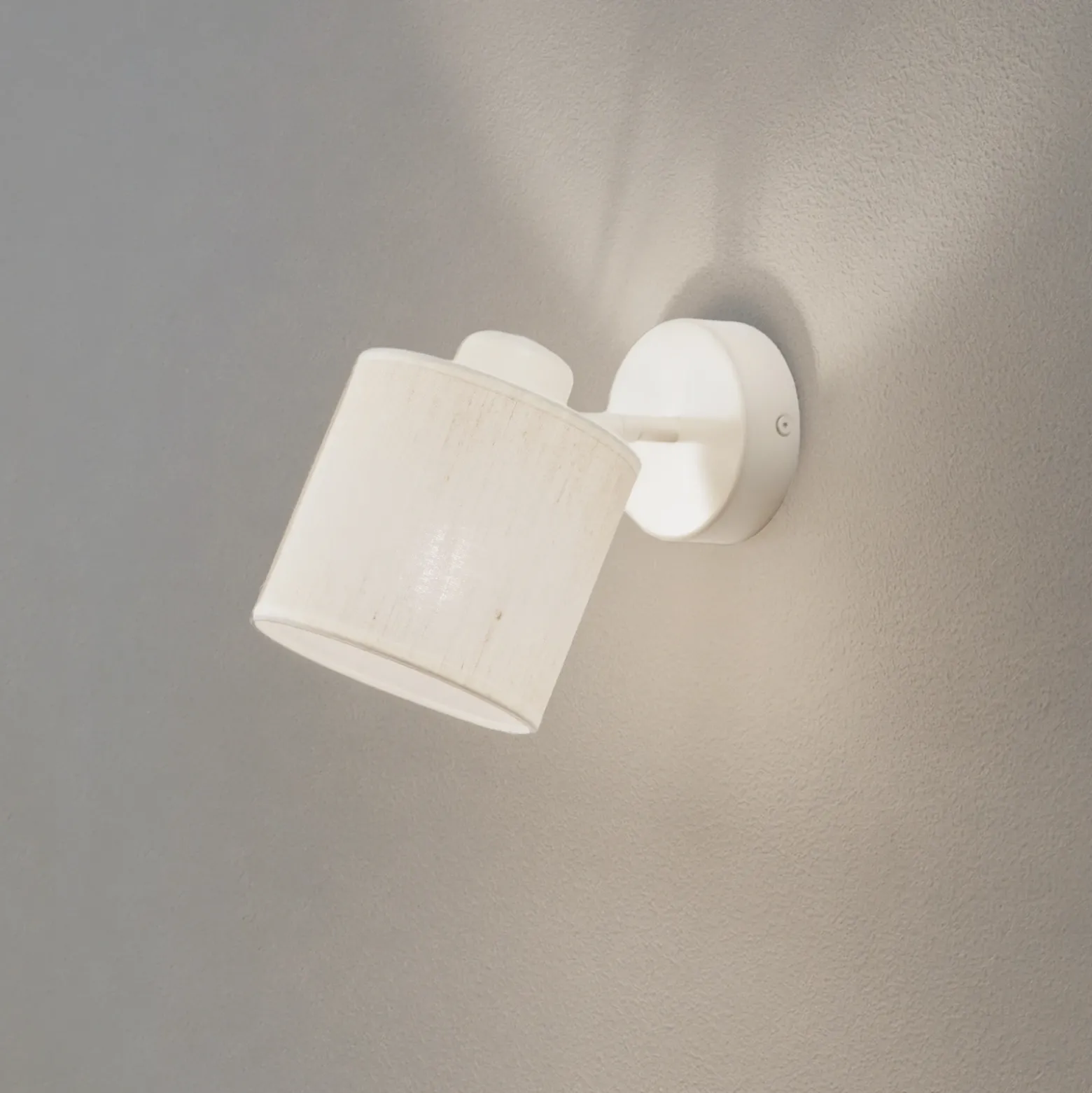 Aplique de pared Suerte, blanco crema, textil de lino, 18 cm de altura, E14