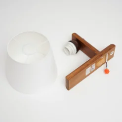 Aplique de pared Sweden con estructura de madera, roble nogal