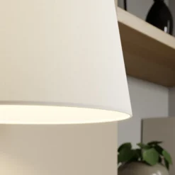 Aplique de pared Sweden con estructura de madera, blanco antiguo