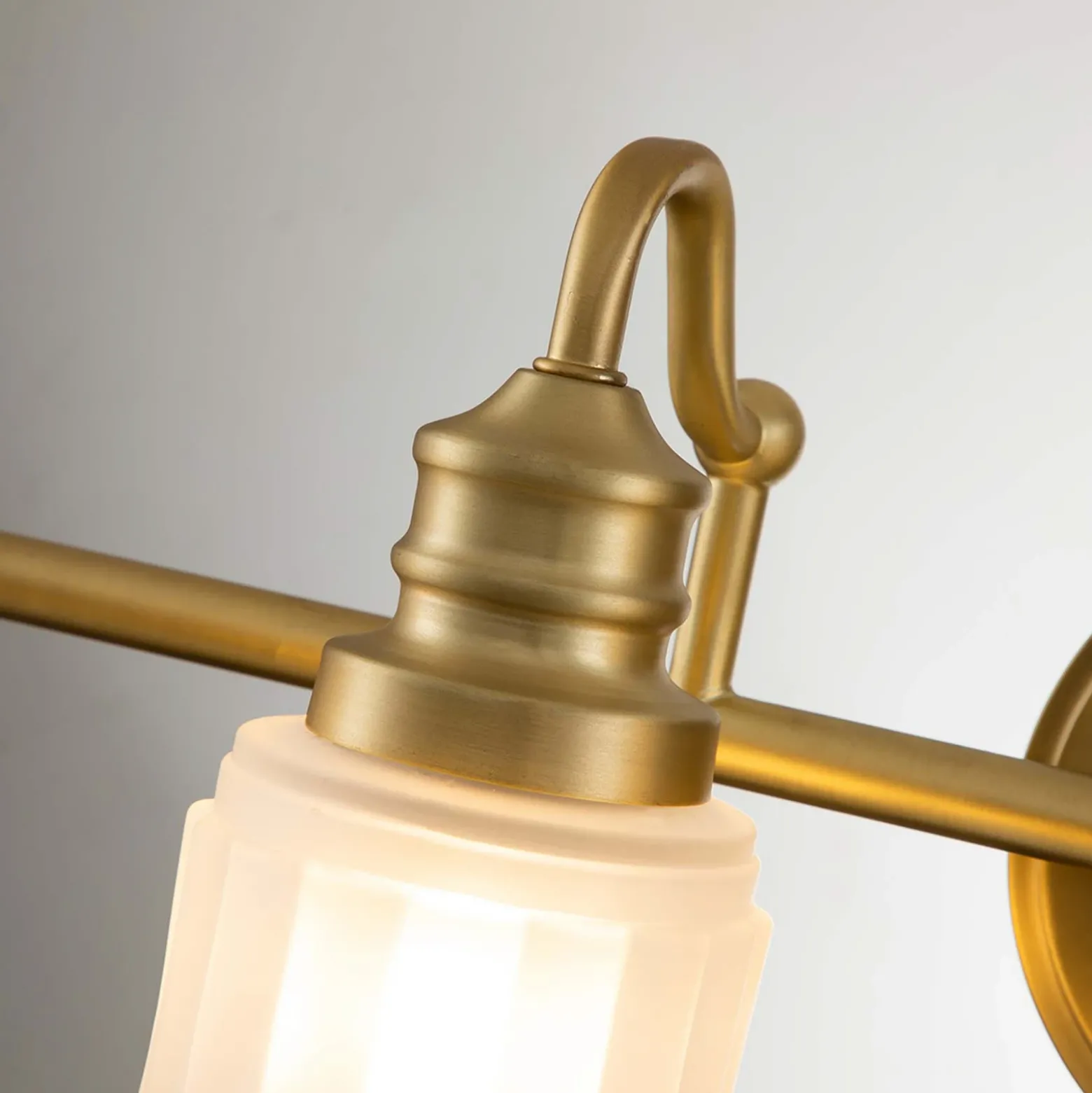 Aplique de pared Swell, color latón, 4 luces, cristal, IP44, G9