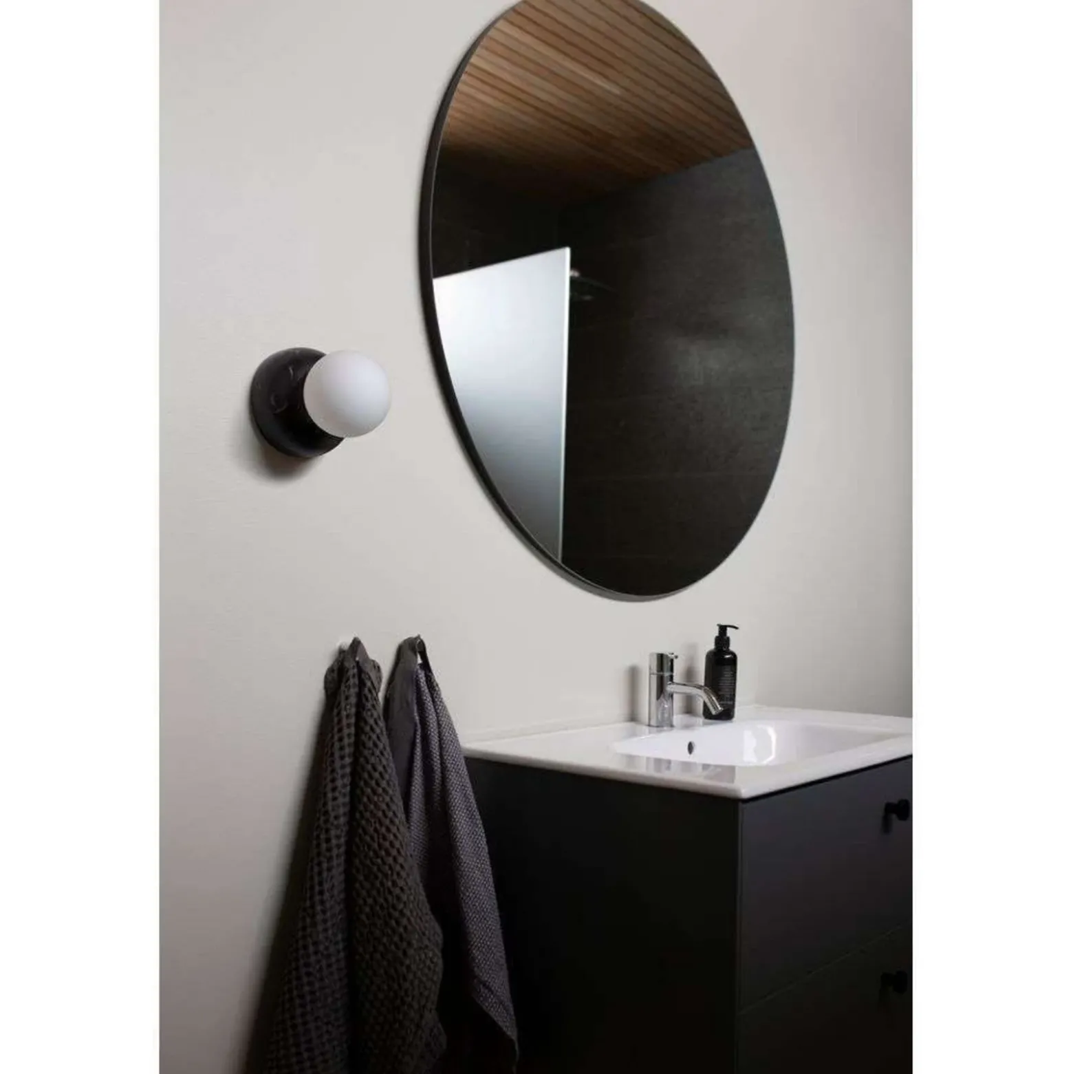 Aplique de pared Torrano de Globen Lighting, negro, Ø 13 cm, IP44