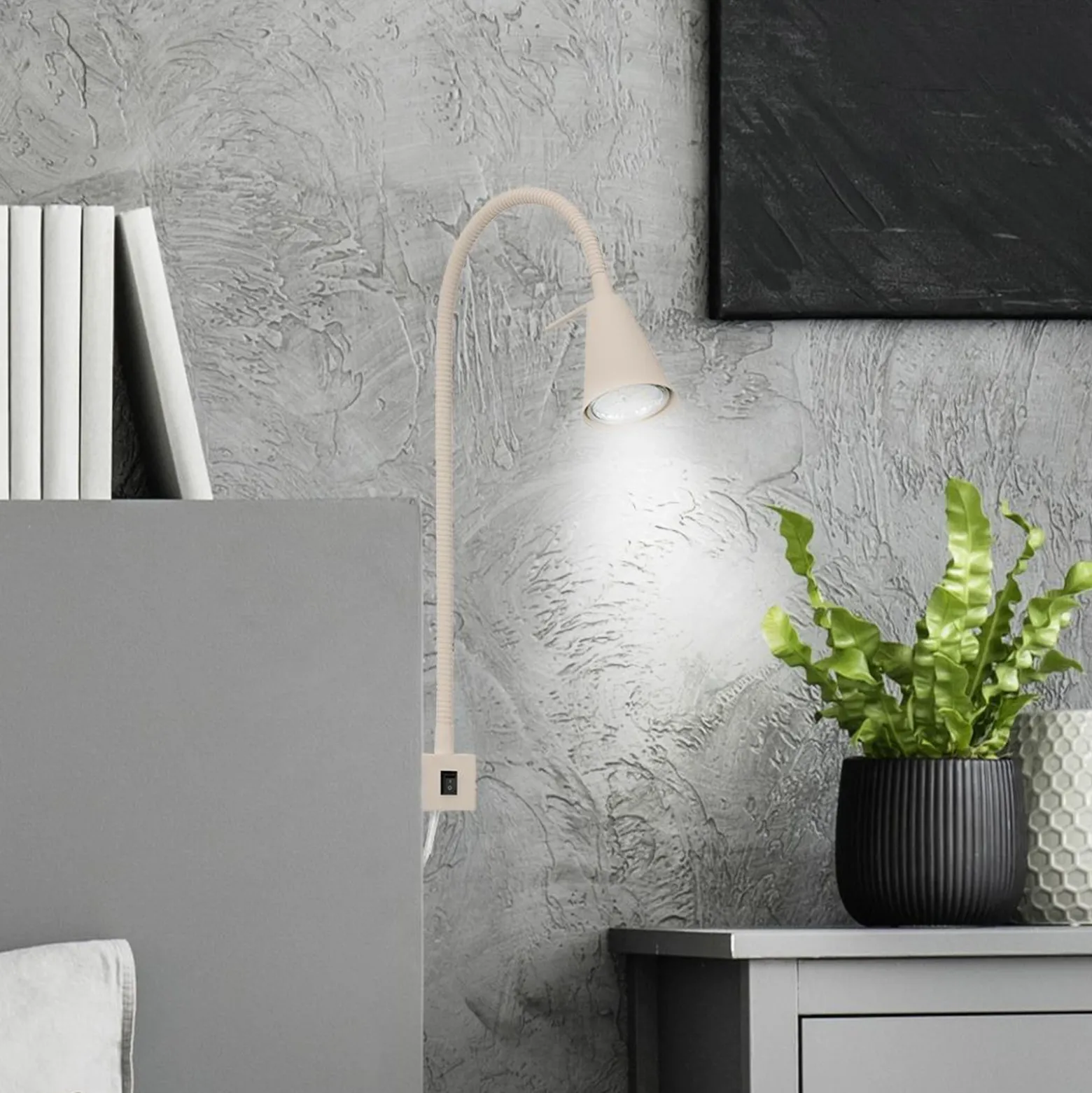 Aplique de pared Tuso, beige, orientable, para montar junto a la cama, GU10