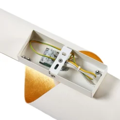 Aplique de pared Vanni de Lindby, blanco/dorado, metal, altura 52 cm