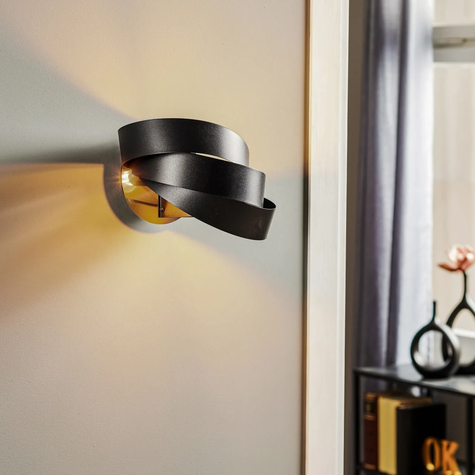 Aplique de pared Vento, negro, E14, metal, 14 cm de altura