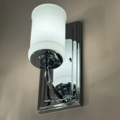 Aplique de pared Vetivene, cromado, altura 31 cm, metal, IP44, G9-LED