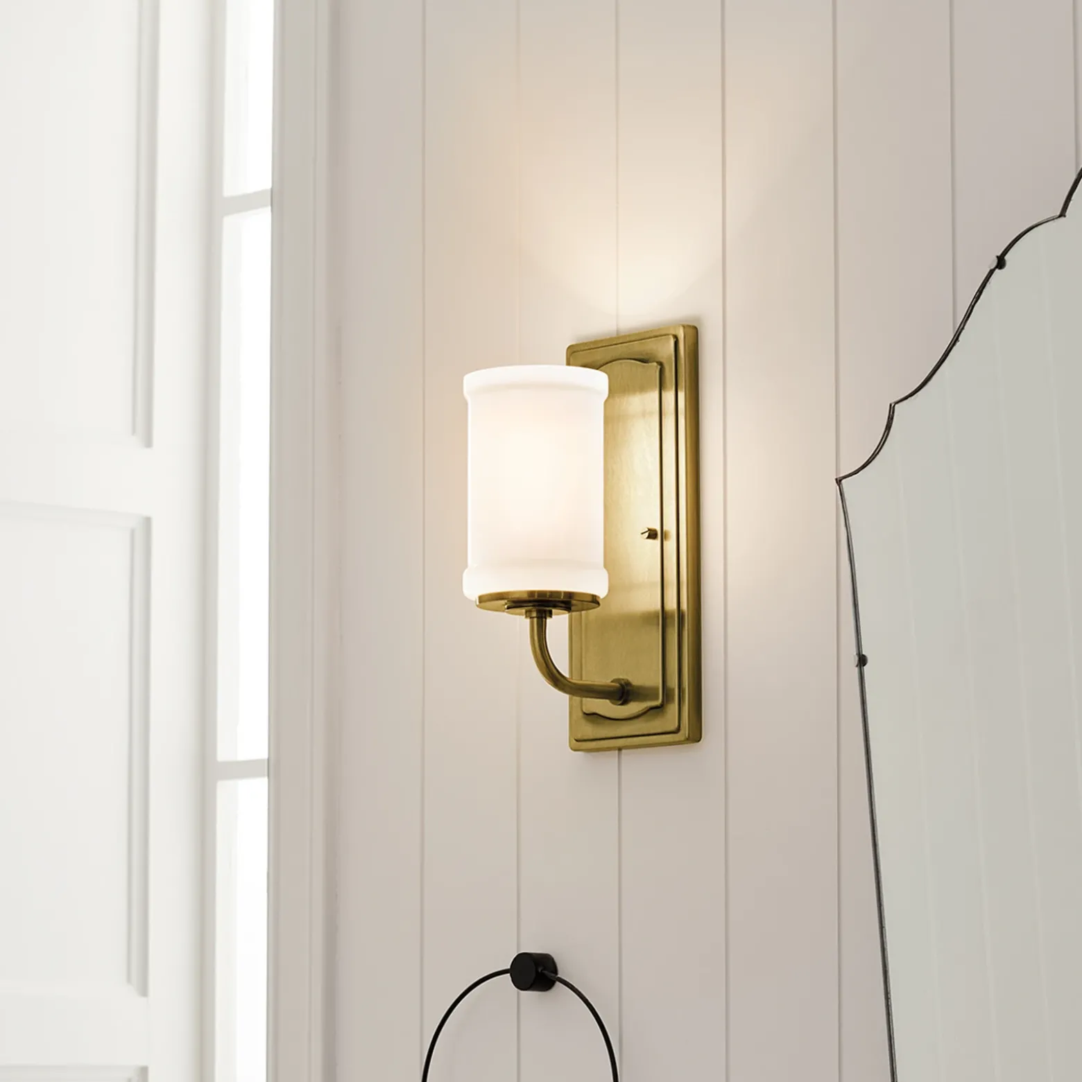 Aplique de pared Vetivene, latón, altura 31 cm, metal, IP44, G9-LED