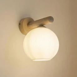 Aplique de pared Virlo, madera, cristal opalino, altura 20 cm, E14