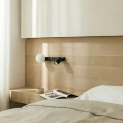 Aplique de pared Vox, negra, cristal, ancho 35 cm, USB