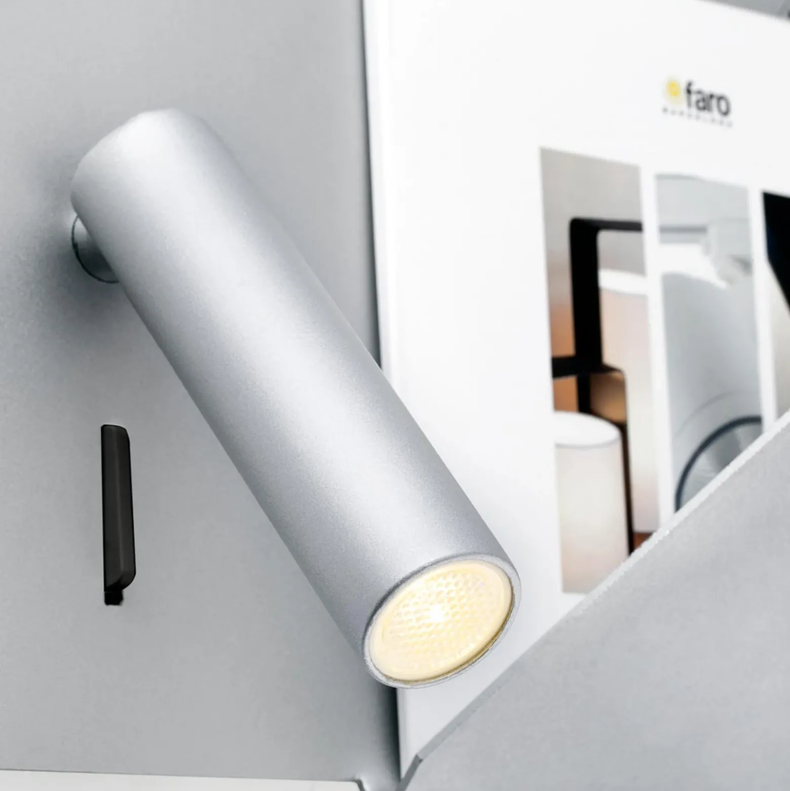 Aplique LED compacto Suau con cargador USB