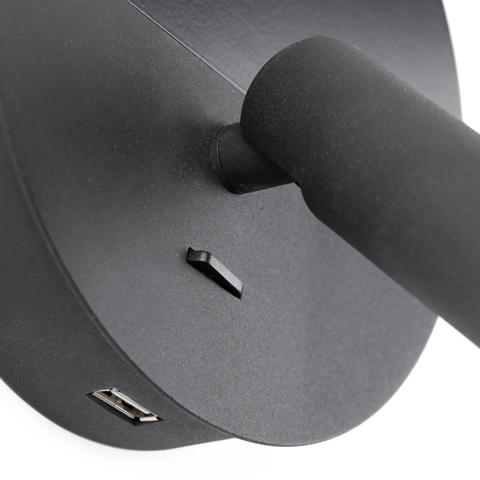 Aplique LED Duas con toma de carga USB, negro