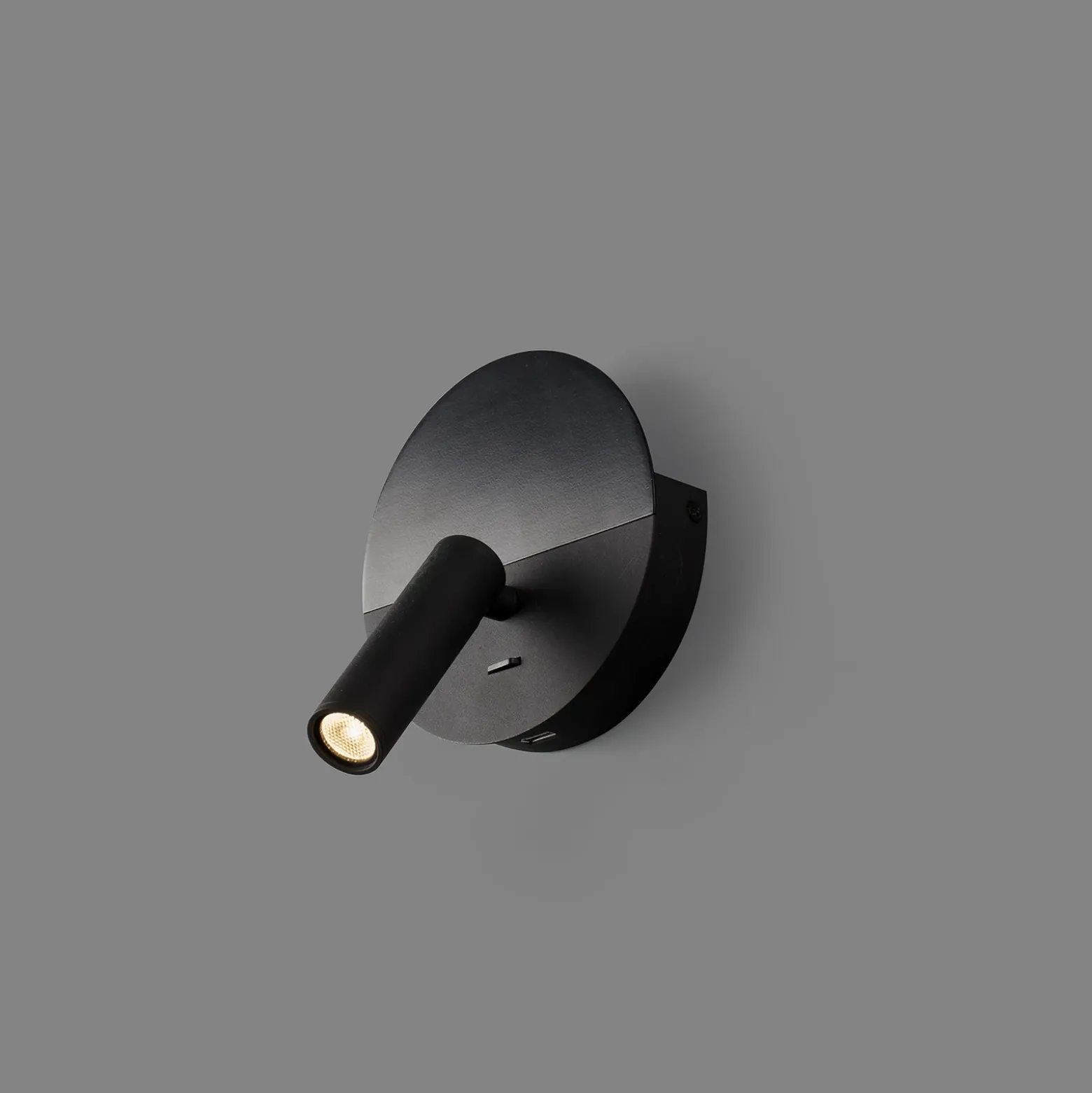 Aplique LED Duas con toma de carga USB, negro