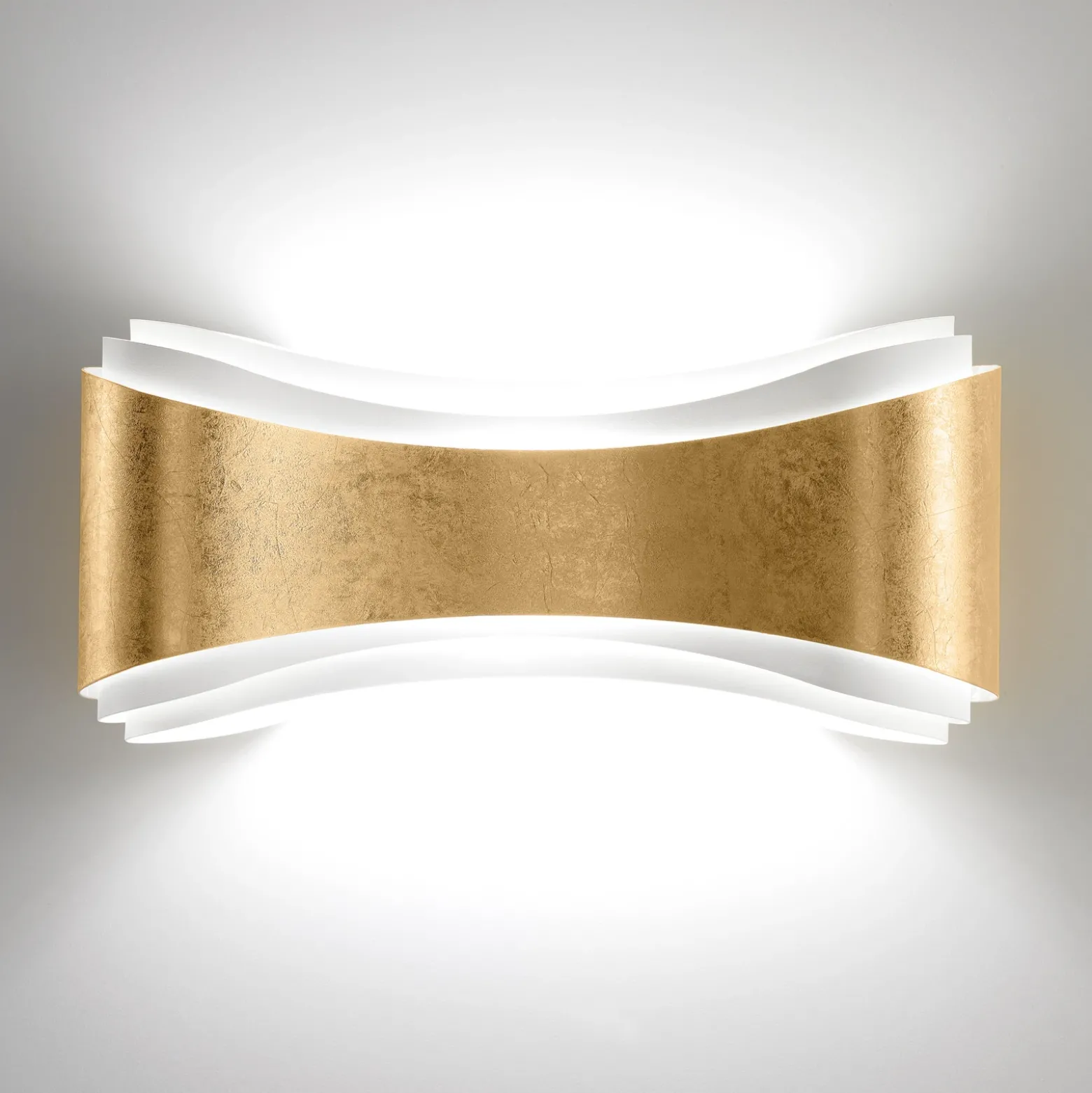 Aplique LED Ionica de acero, decoración pan de oro