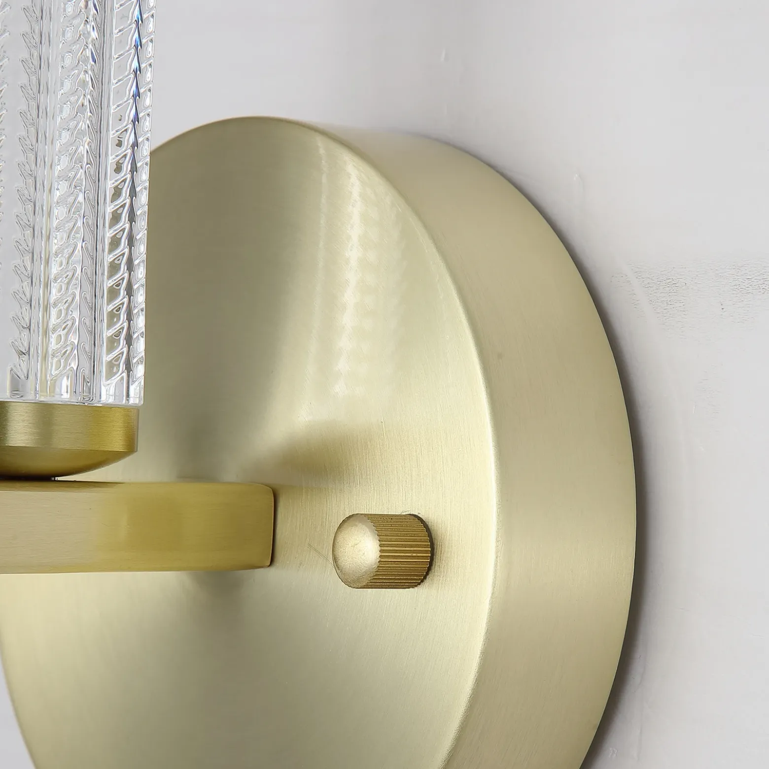 Aplique LED para baño Aberdeen, altura 24 cm, metal color latón
