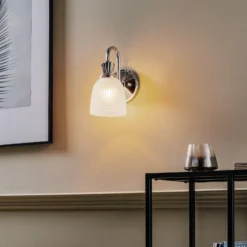 Aplique LED para baño Cora, 1 luz, IP44, cristal
