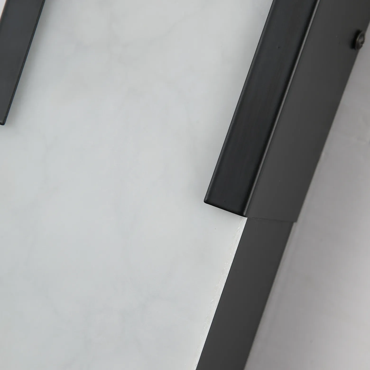 Aplique LED para baño Opaline, altura 50 cm, negro, metal/resina