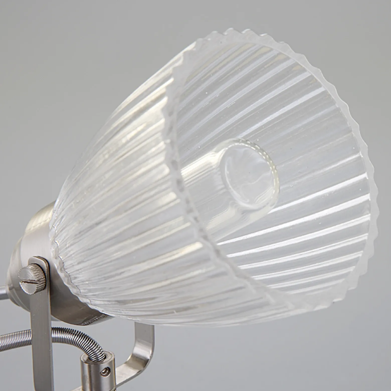 Aplique para baño Lindby Kara, 21 cm de altura, cristal, IP44, G9