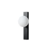 Aplique para baño Lindby Tavrik, negro/blanco, altura 30 cm, cristal