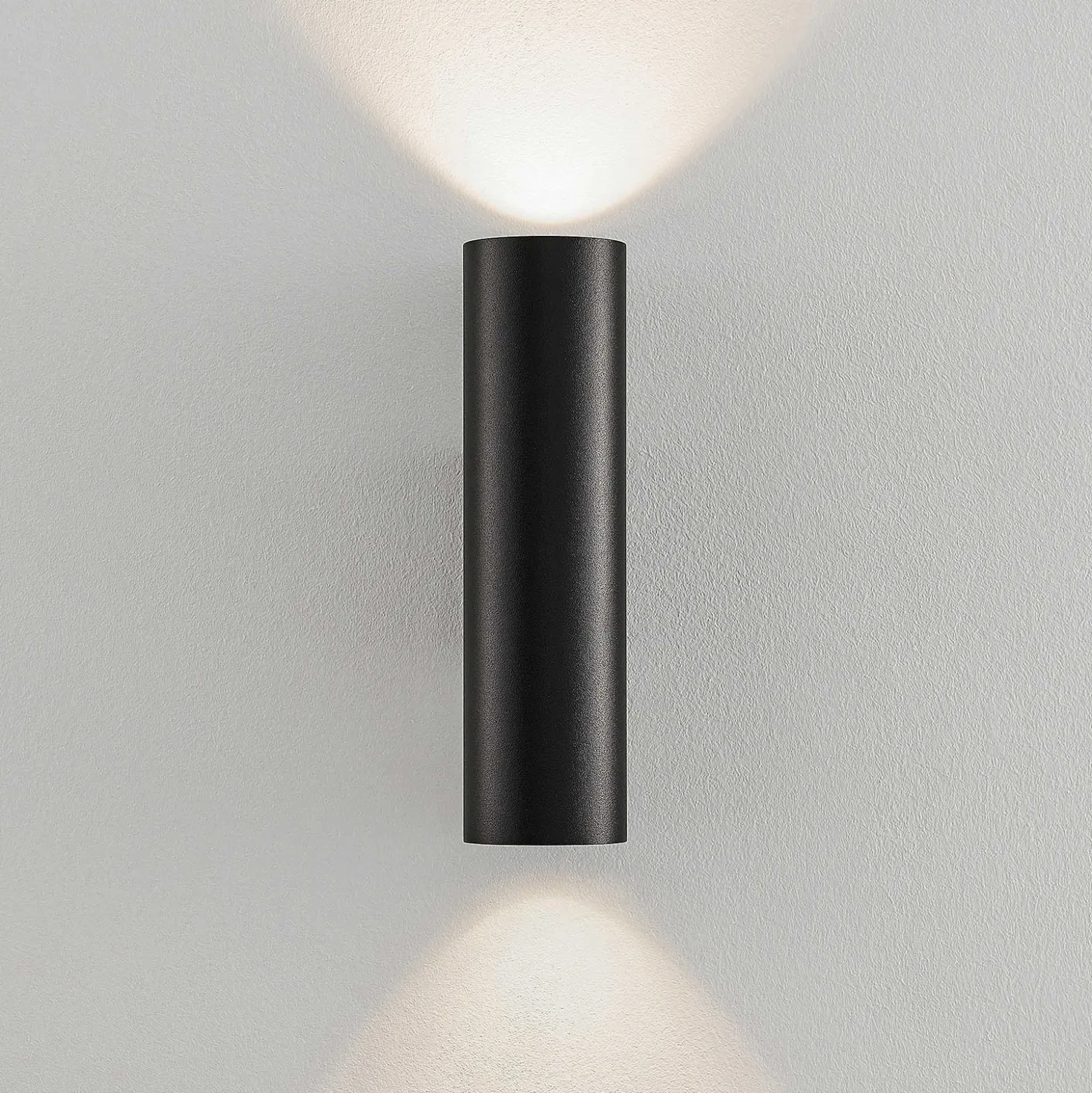 Arcchio Aplique de pared Brinja, negro, metal, arriba/abajo, GU10