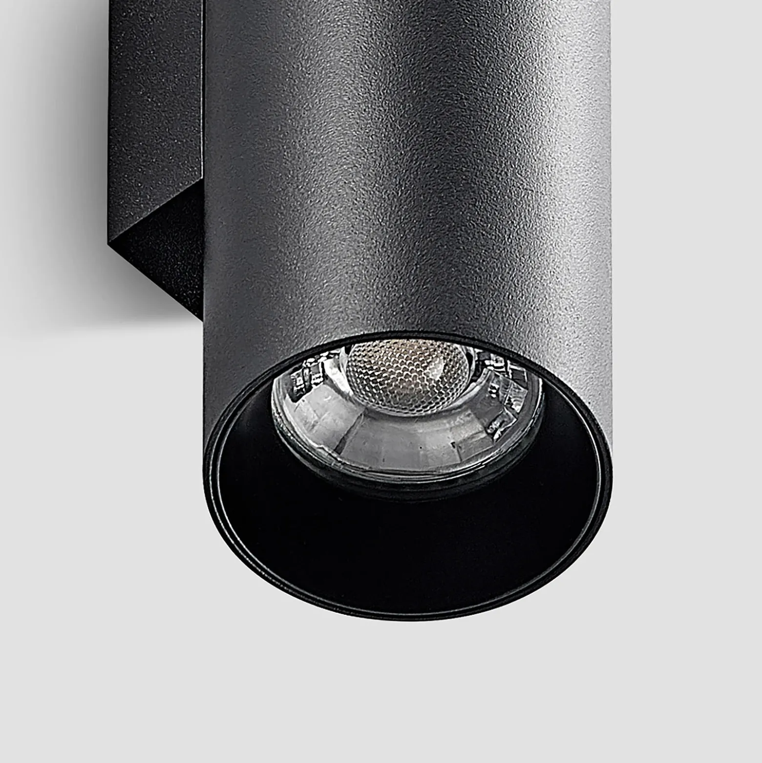 Arcchio Aplique de pared Brinja, negro, metal, arriba/abajo, GU10