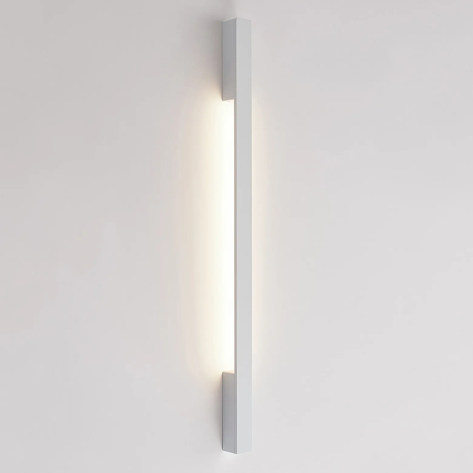 Arcchio Aplique de pared LED Ivano, 91 cm, blanco, aluminio