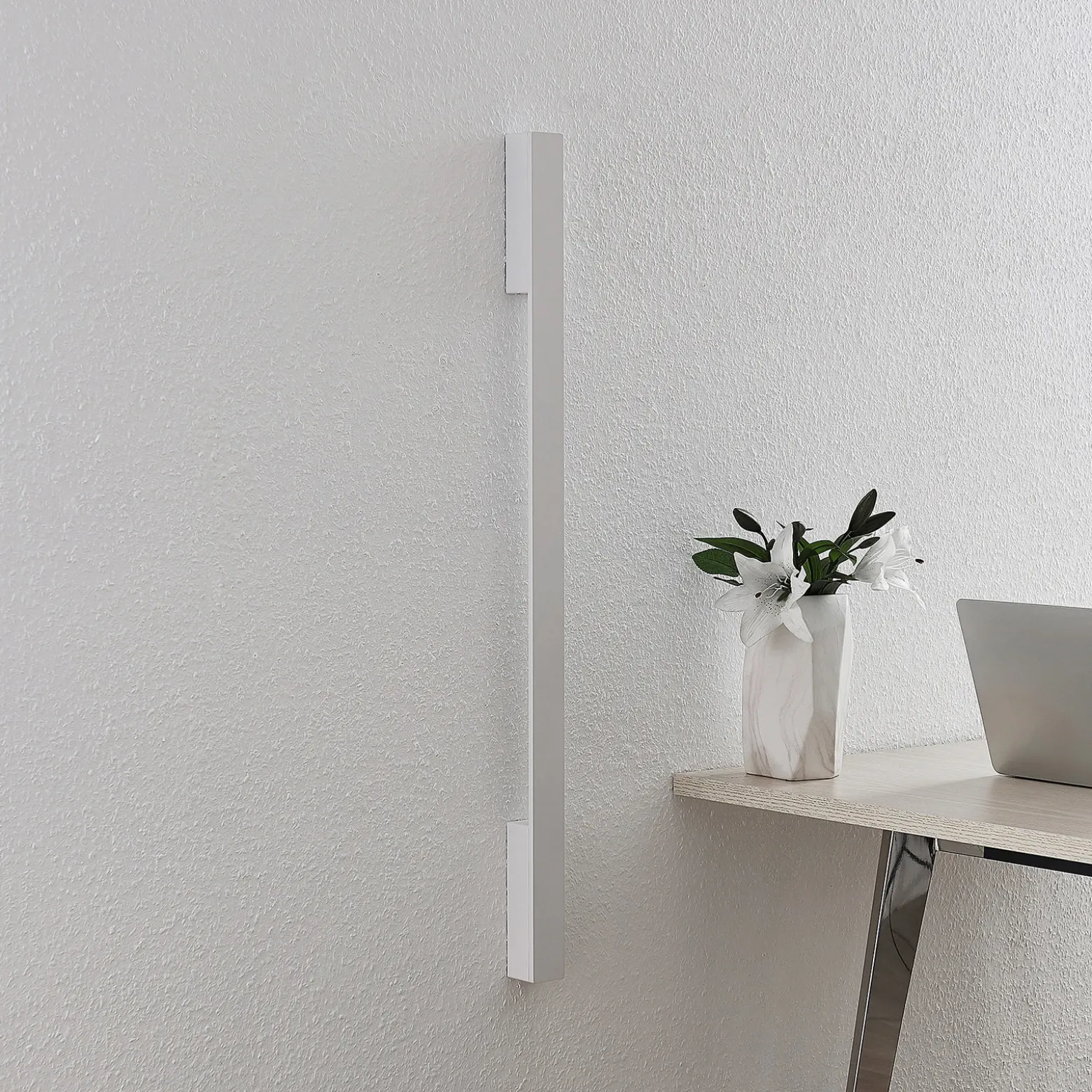 Arcchio Aplique de pared LED Ivano, 91 cm, blanco, aluminio