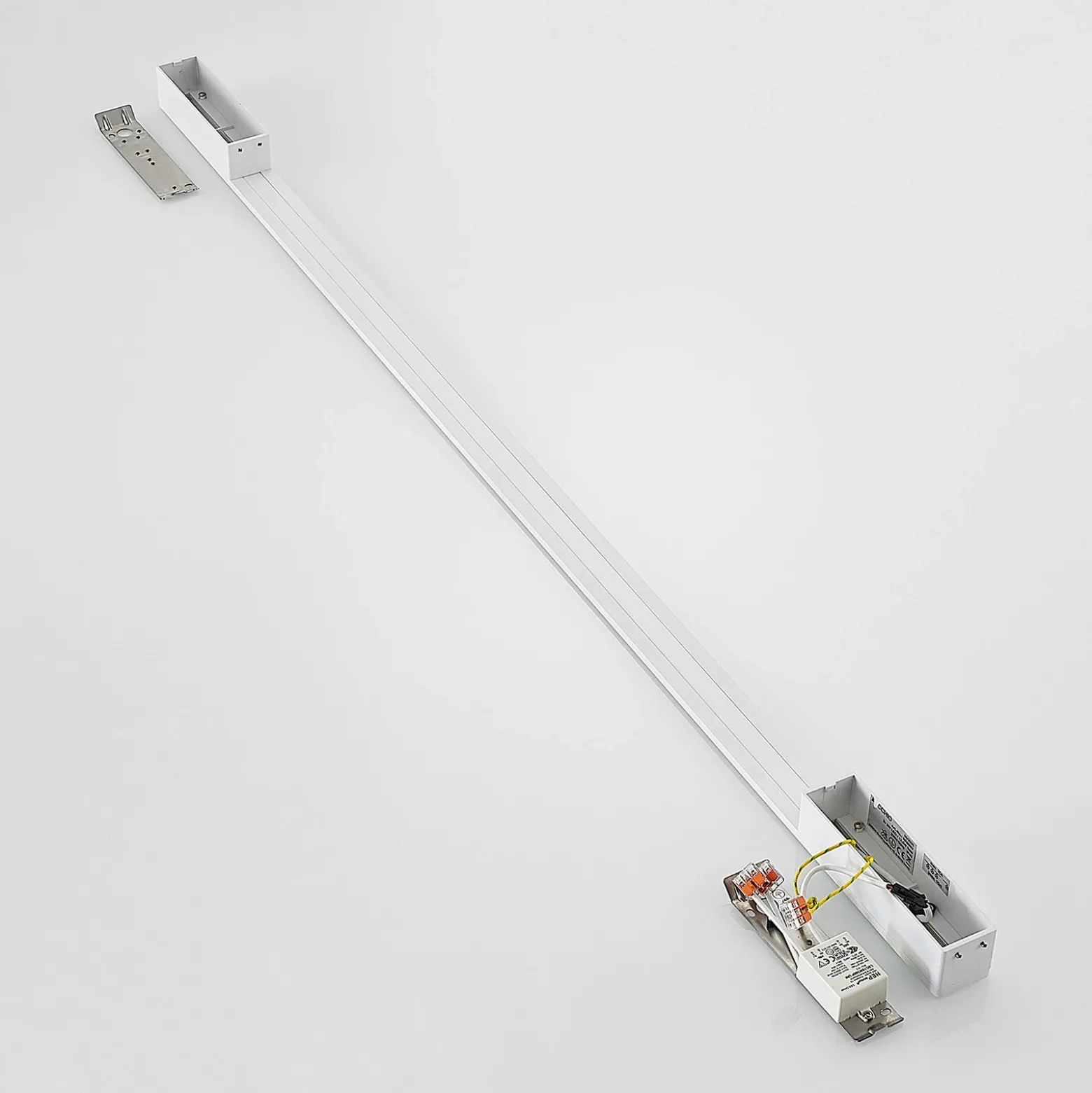 Arcchio Aplique de pared LED Ivano, 130 cm, blanco, aluminio