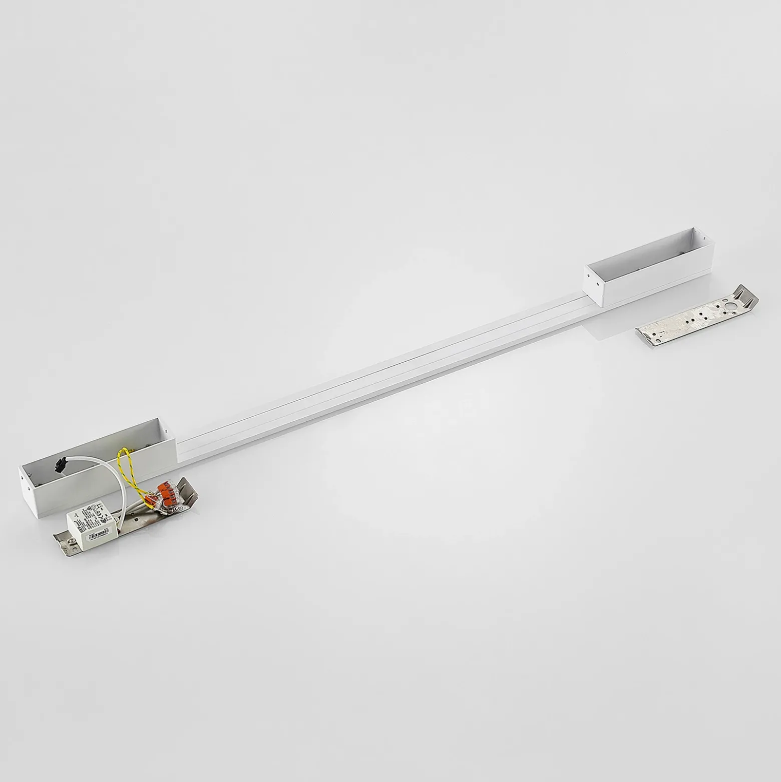 Arcchio Aplique de pared LED Ivano, 91 cm, blanco, aluminio