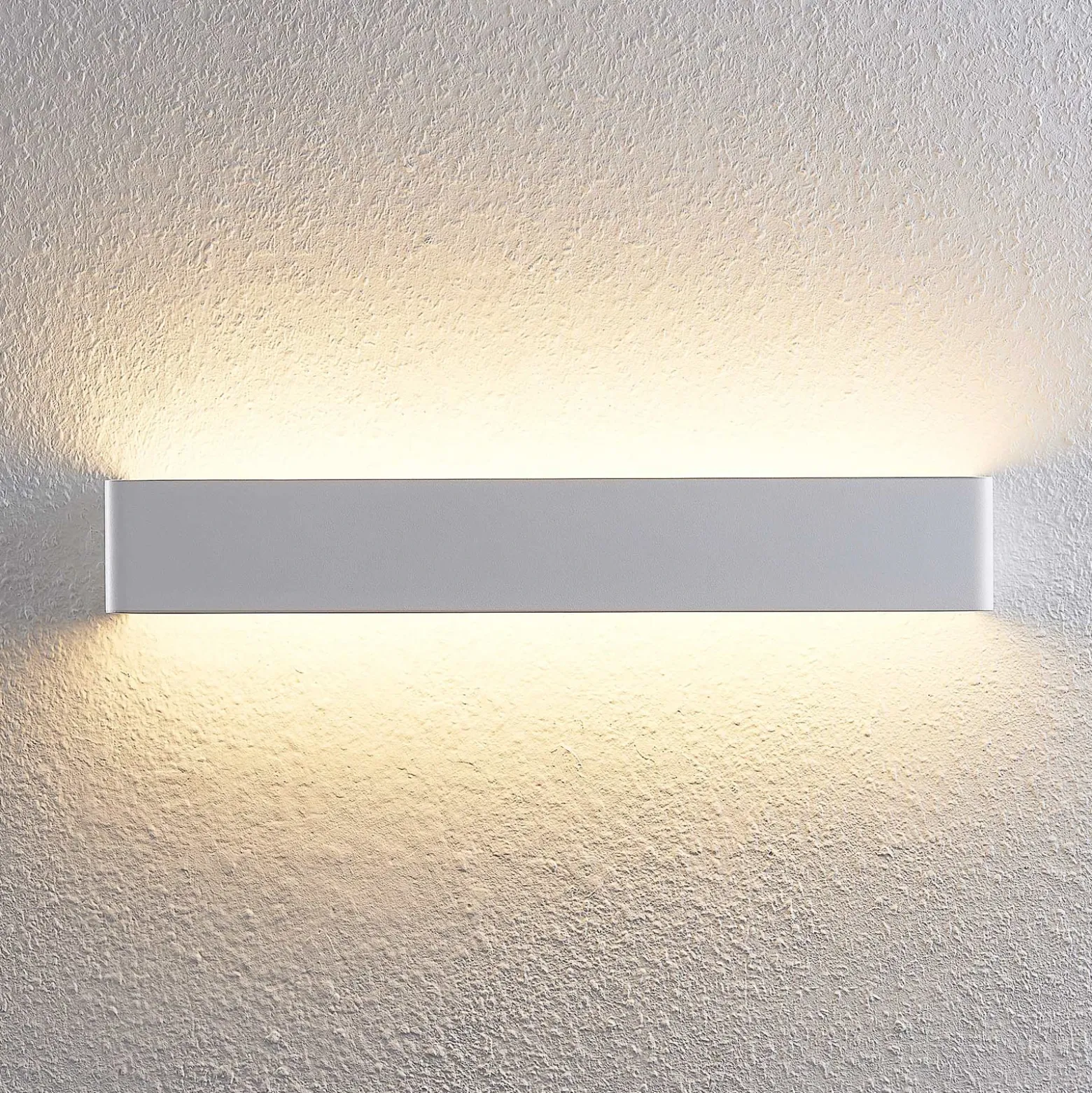 Arcchio Aplique de pared LED Karam, 53 cm, blanco, metal, arriba/abajo