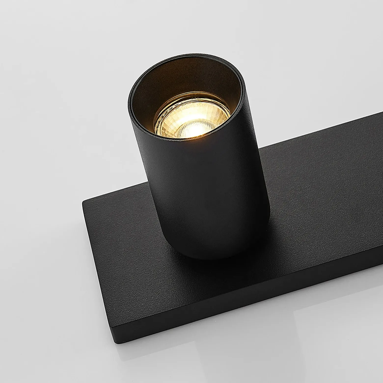 Arcchio Foco Brinja, negro, angular, Ø 6 cm, 3 luces, GU10