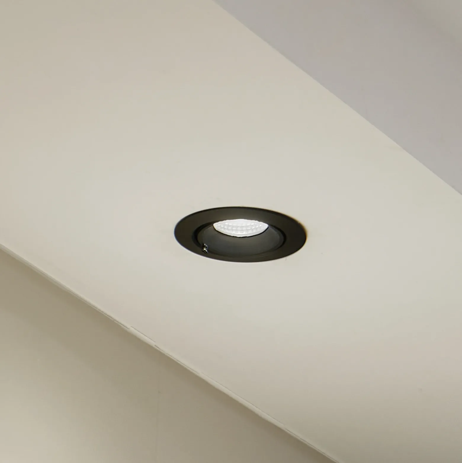 Arcchio Harcos downlight LED, negro, Ø 11 cm, 4.000K