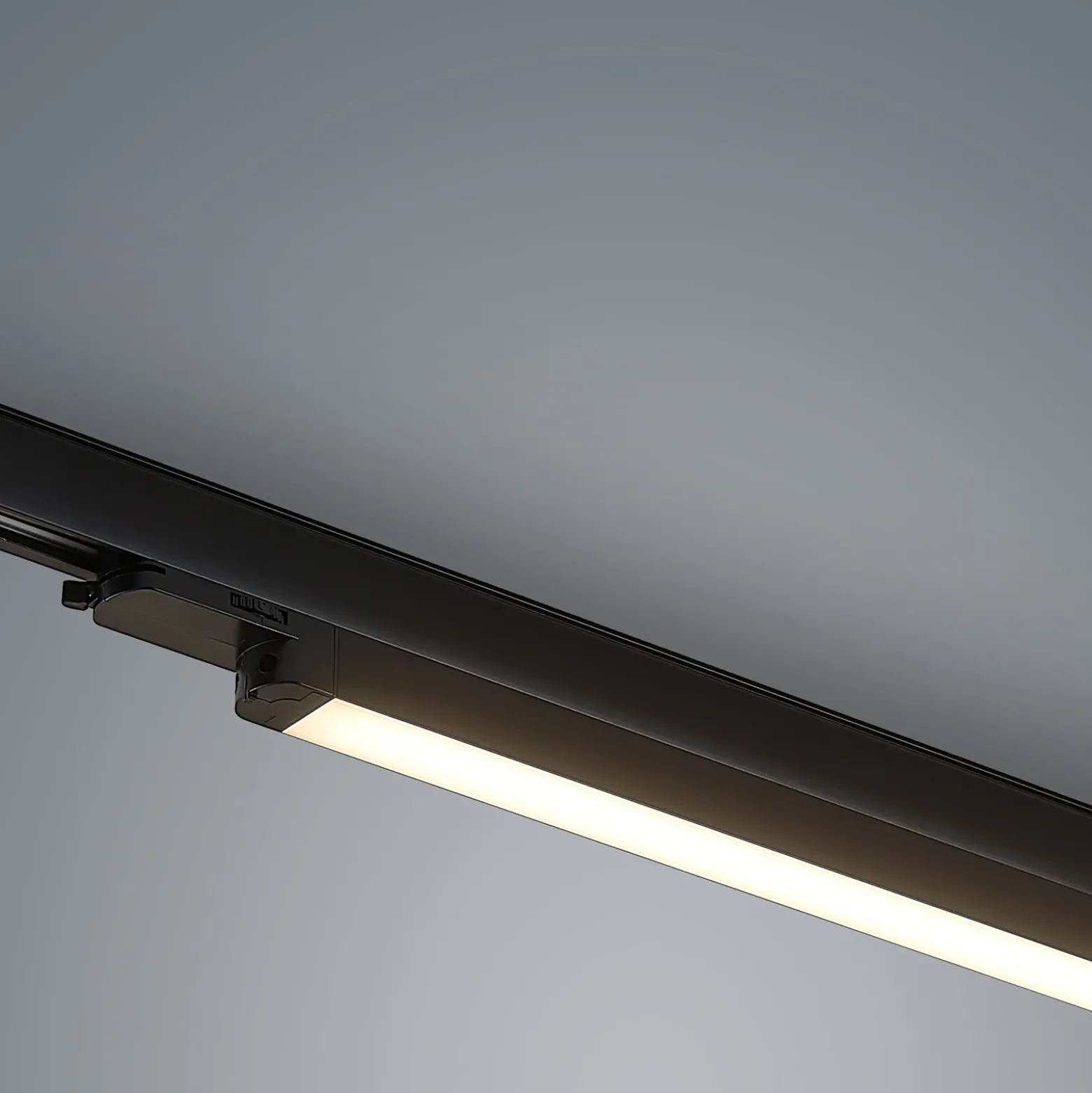 Arcchio Harlow lámpara de riel LED, negra, 69 cm, 3.000 K