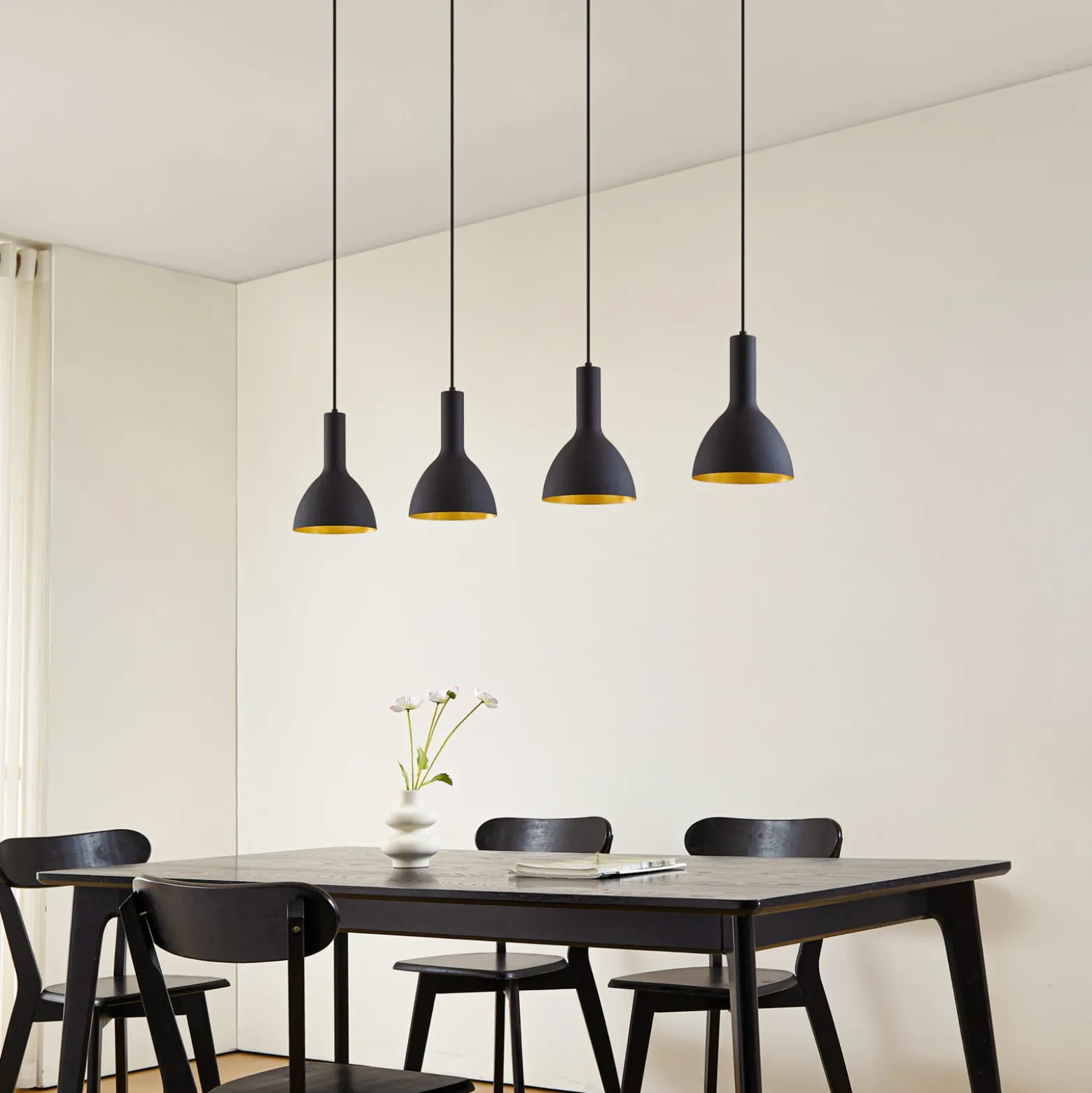 Arcchio Lámpara colgante Cosmina, 4 luces, longitud 120 cm, negro