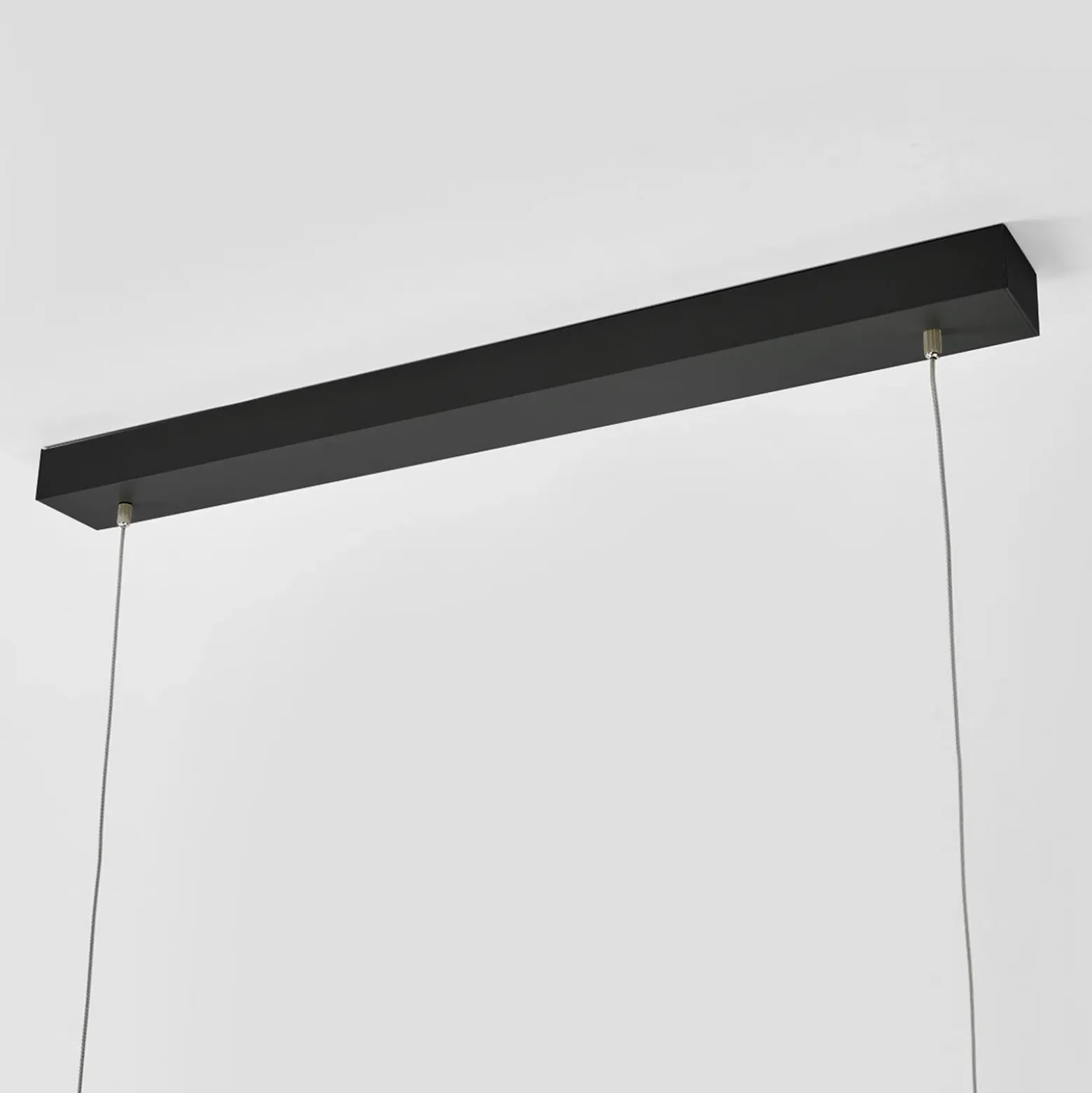 Arcchio lámpara colgante LED de oficina Jolinda, negra, 118cm, arriba/abajo
