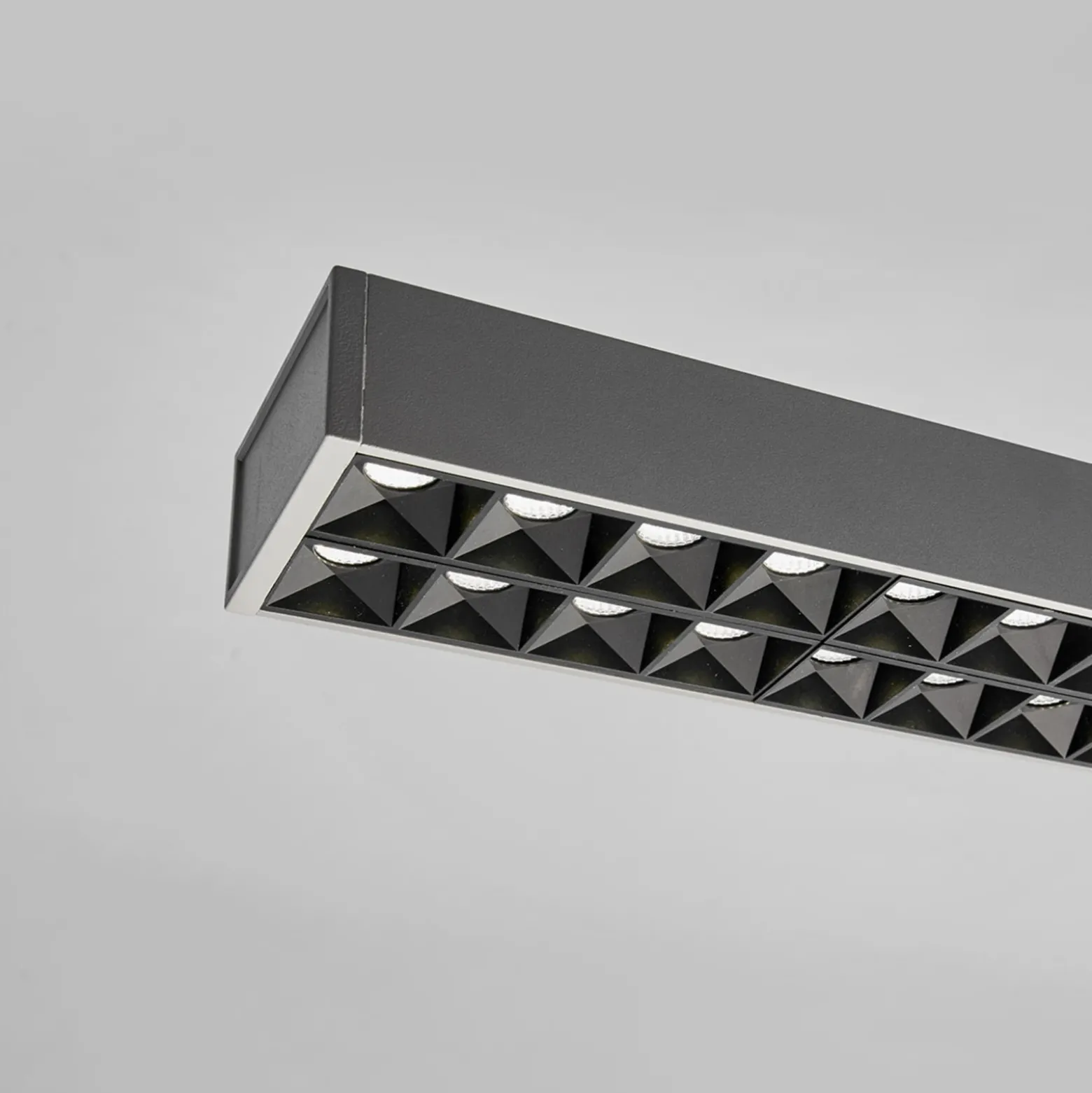 Arcchio lámpara colgante LED de oficina Jolinda, plata, 118cm, arriba/abajo