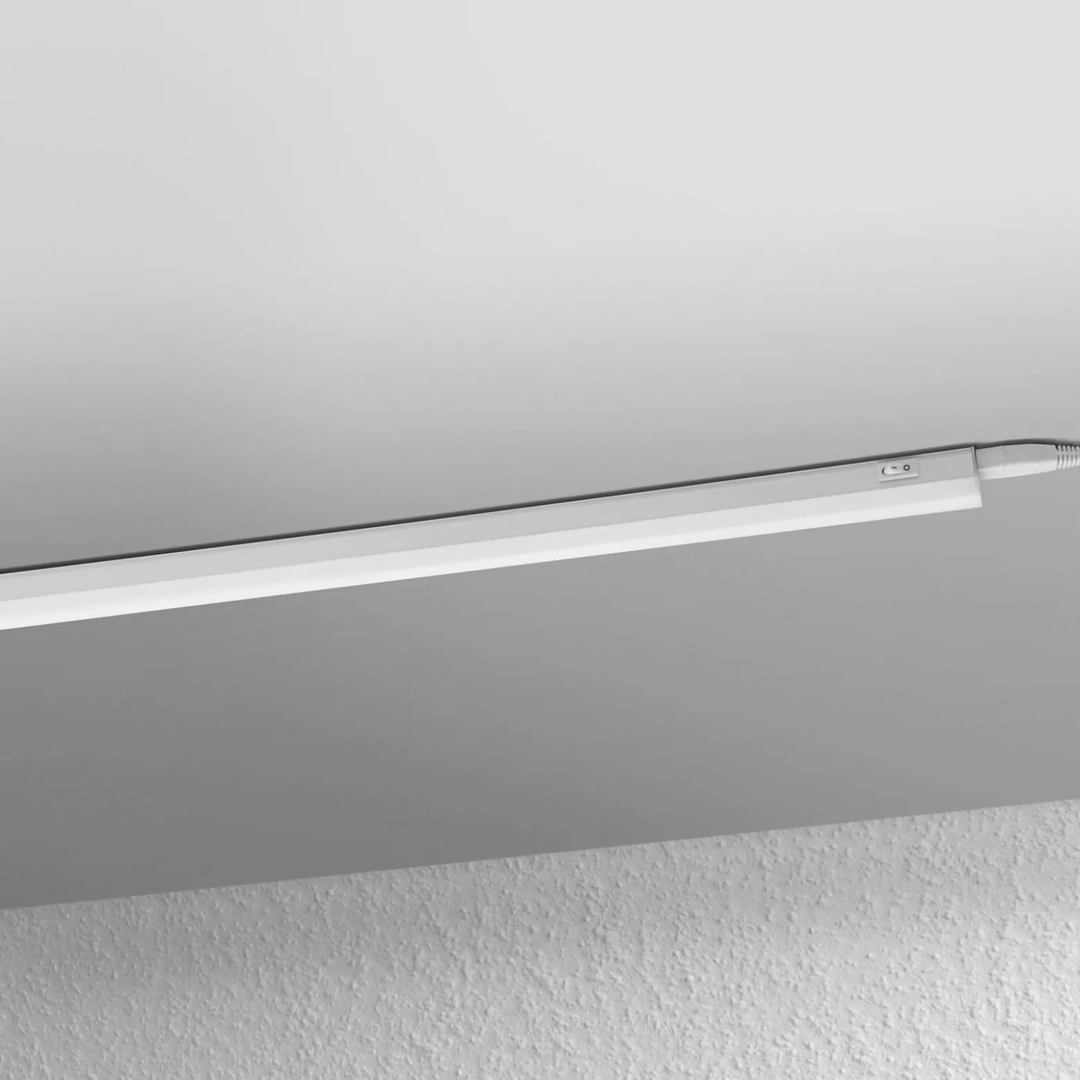 Barra de luz LED OSRAM SWITCH BATTEN, 117 cm, 4000 K, blanco