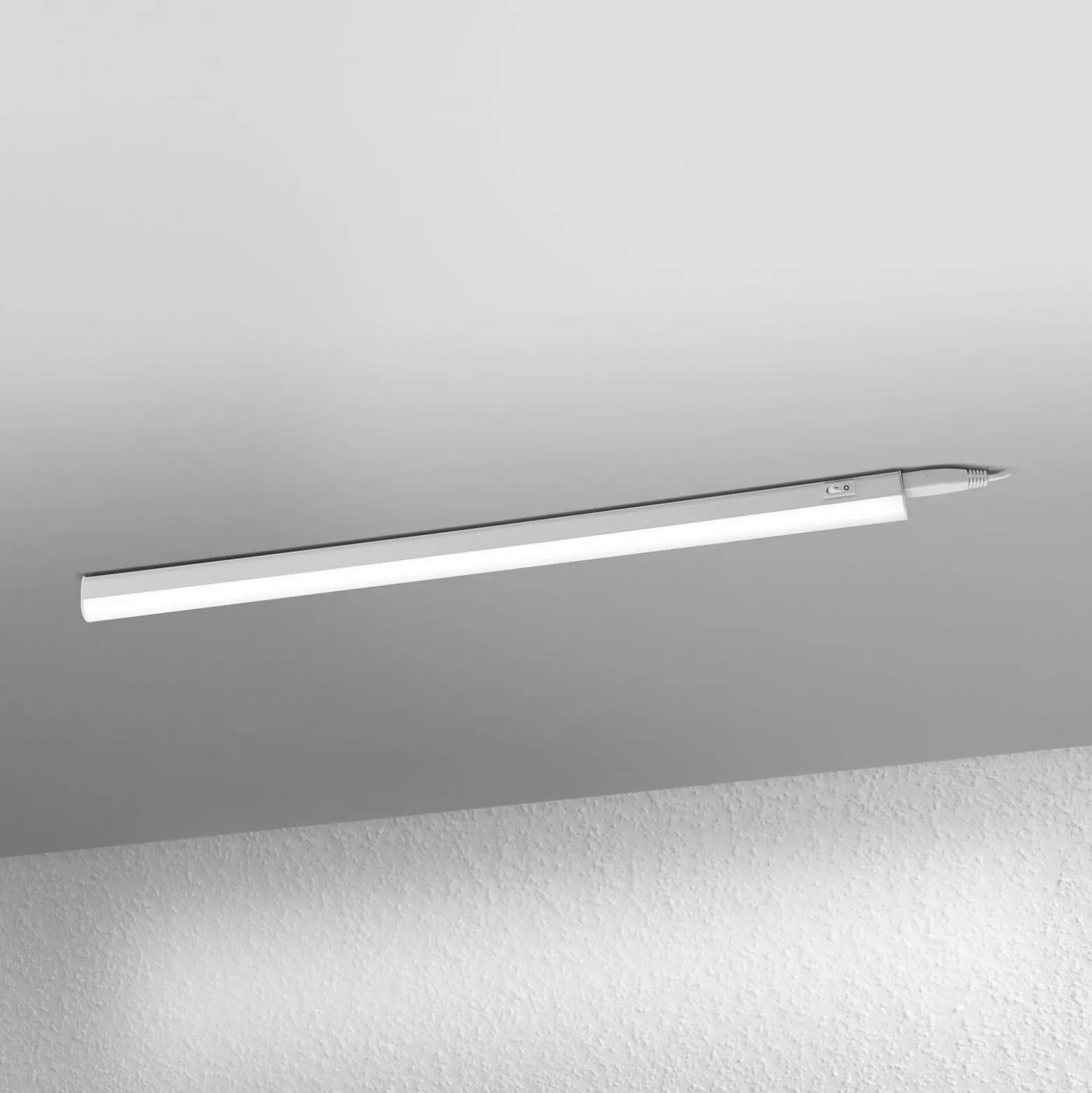 Barra de luz LED OSRAM SWITCH BATTEN, 57 cm, 3000 K, blanco