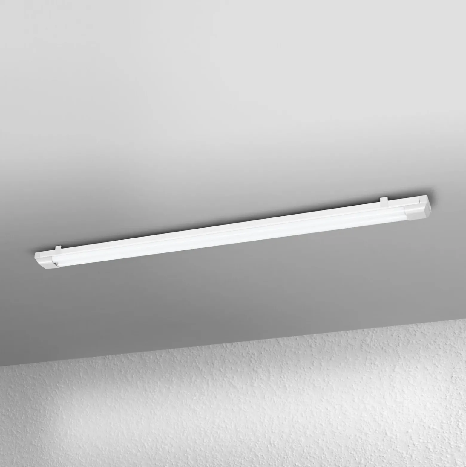 Barra de luz LED POWER BATTEN de OSRAM, 4000 K, 120 cm, 2 luces.