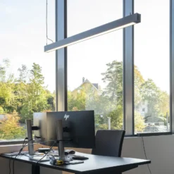 Barra de luz LED SLC CLICK, negra, 140 cm, CCT, DALI, IP20