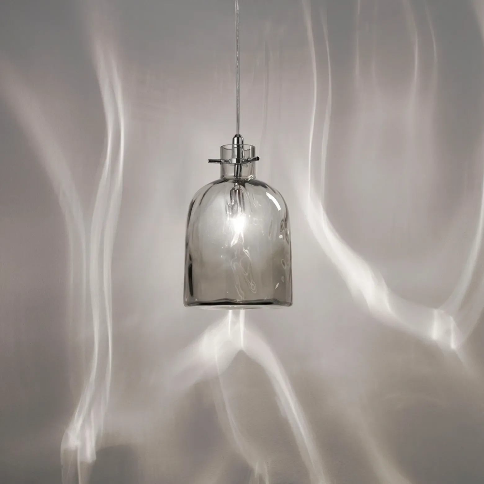 Bossa Nova lámpara colgante de diseño gris humo
