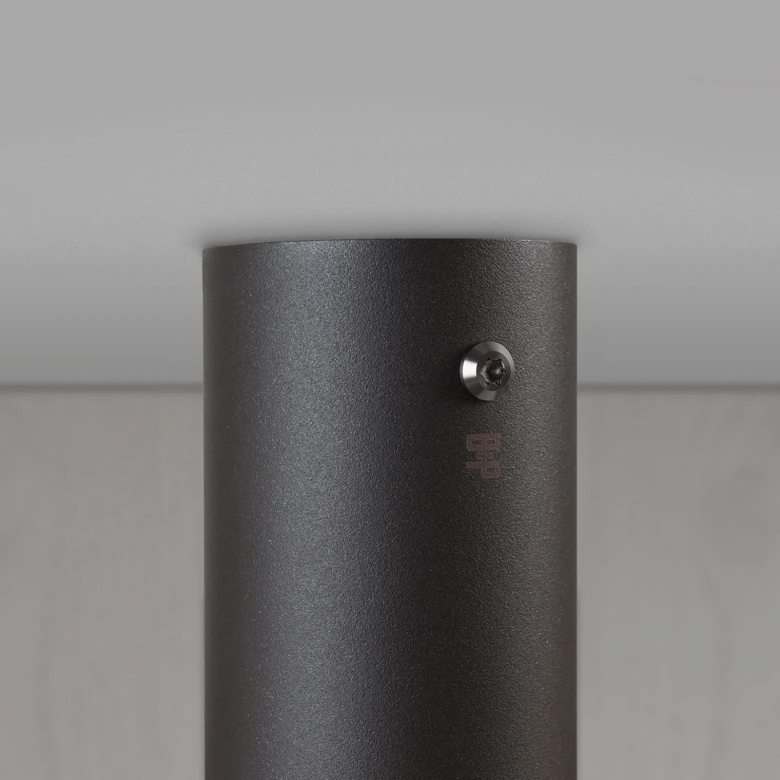 Buster + Punch Exhaust Surface fix grafito/quemado