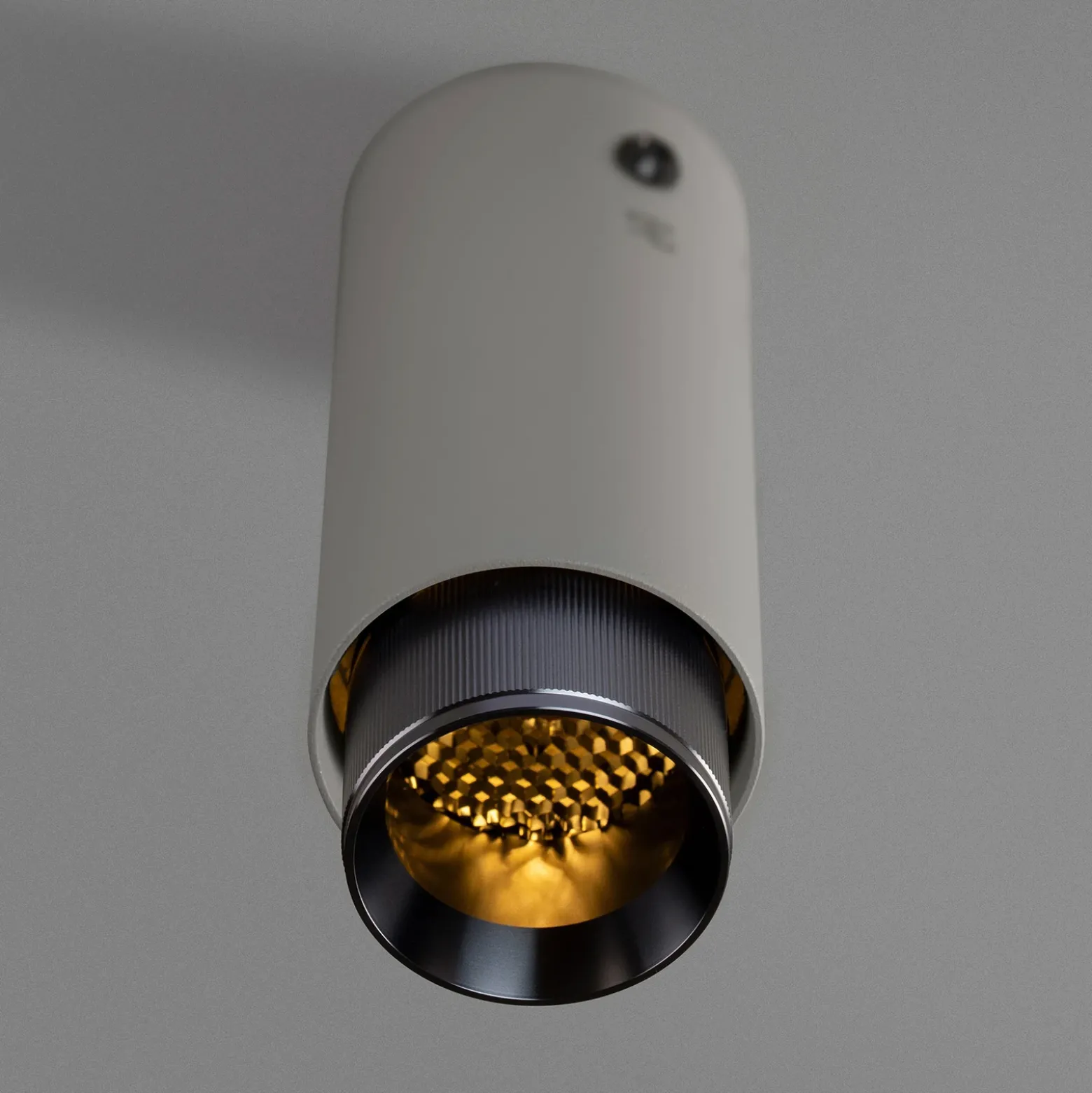 Buster + Punch Exhaust Surface fix gris/metal gun