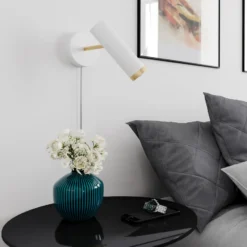 By Rydéns Puls foco de pared 1 luz con enchufe