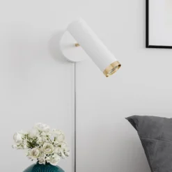 By Rydéns Puls foco de pared 1 luz con enchufe