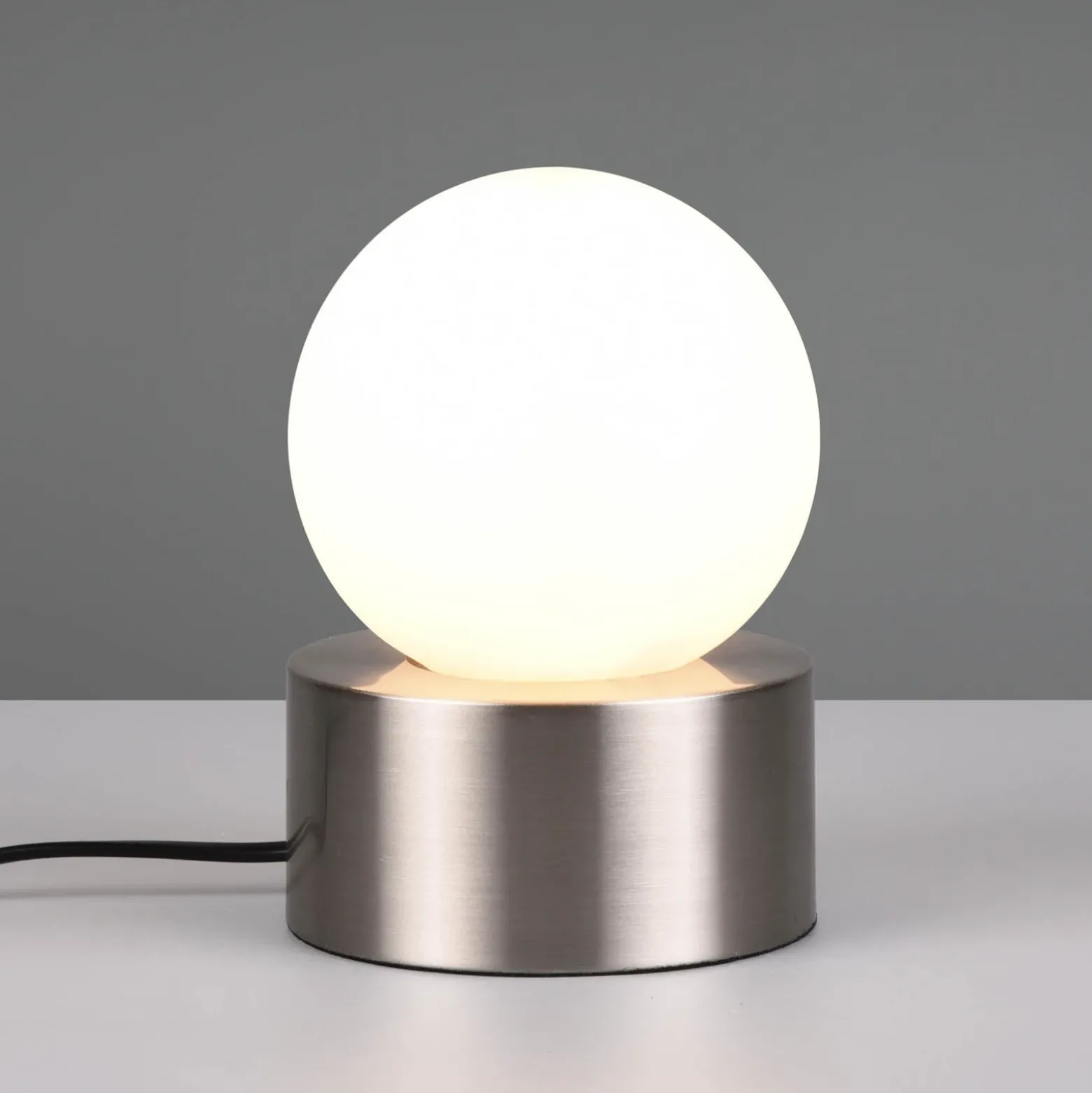 De mesa Countess vidrio opalino, base metal níquel