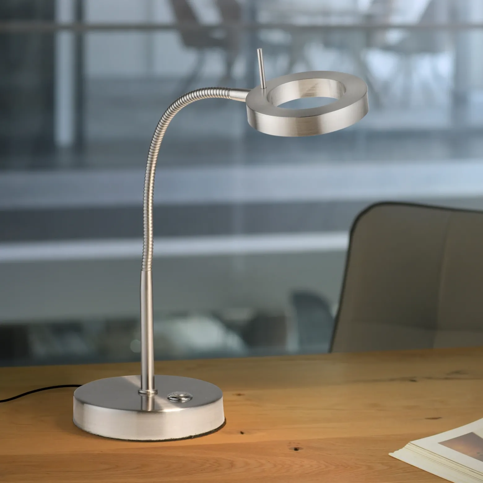 De mesa LED Hensko brazo flexible, dimmer táctil