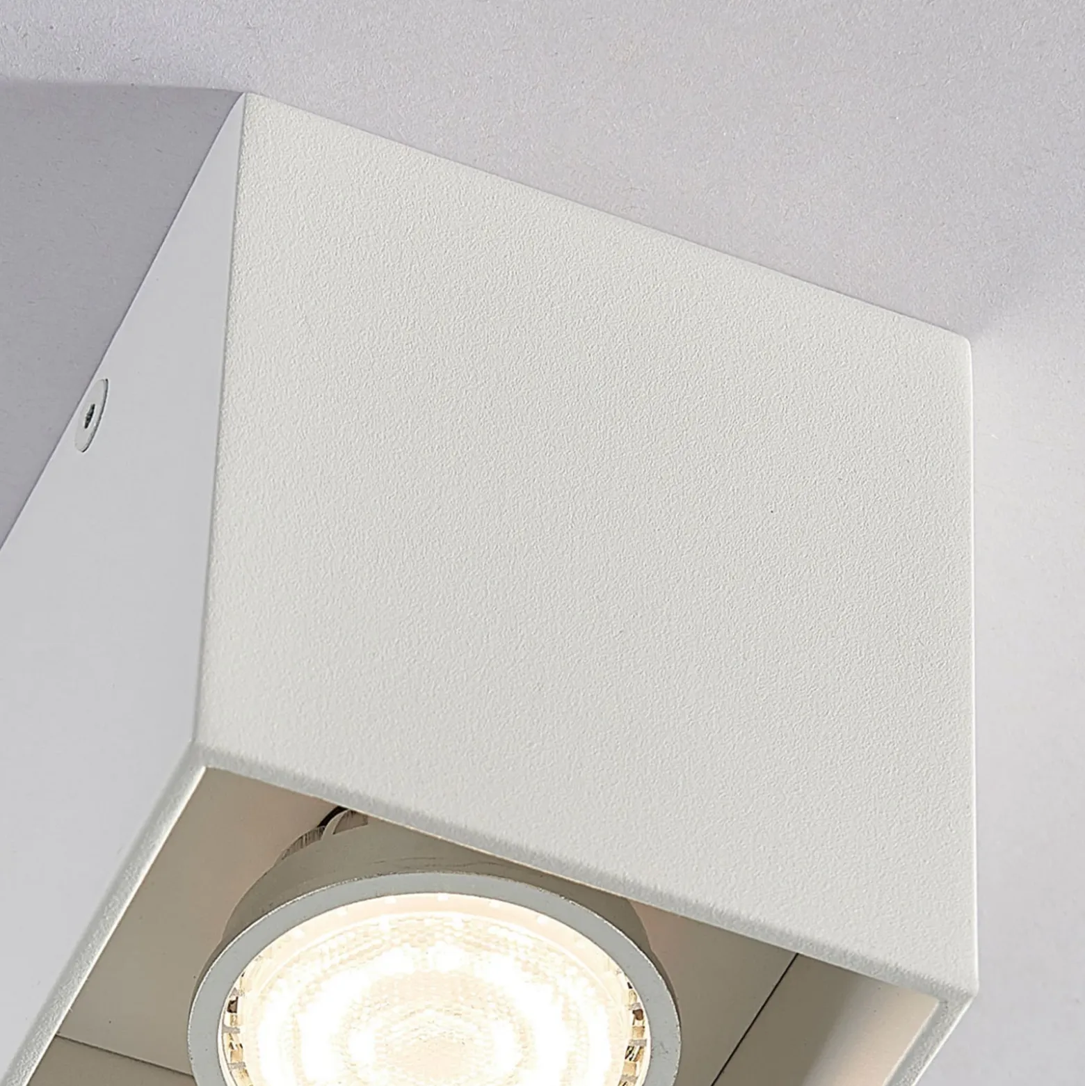 Downlight angular de diseño Carson en blanco