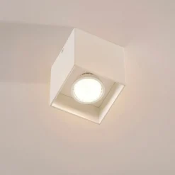 Downlight angular de diseño Carson en blanco