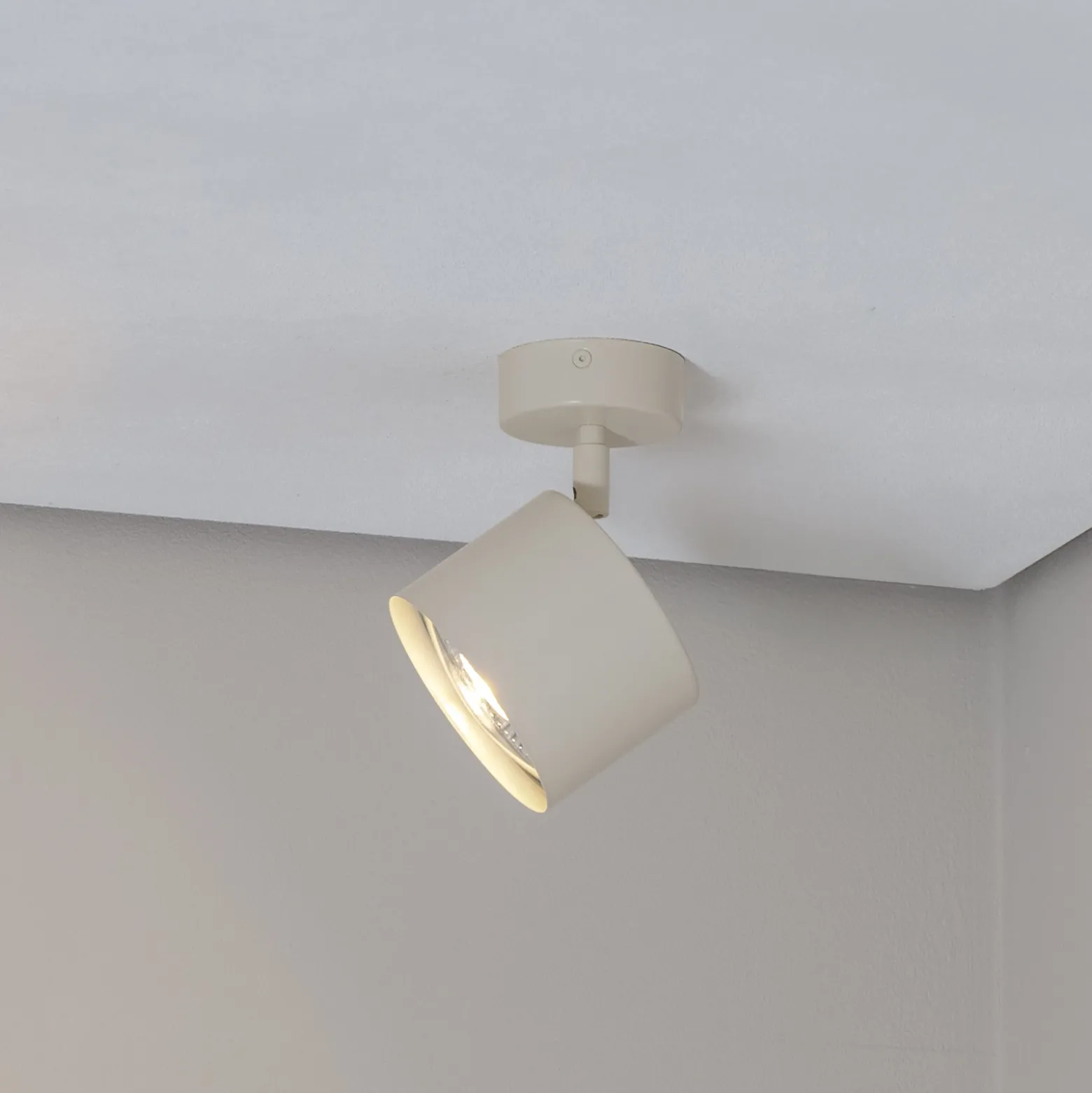 Downlight Chloe color crema, metal, 16 cm, orientable, GU10